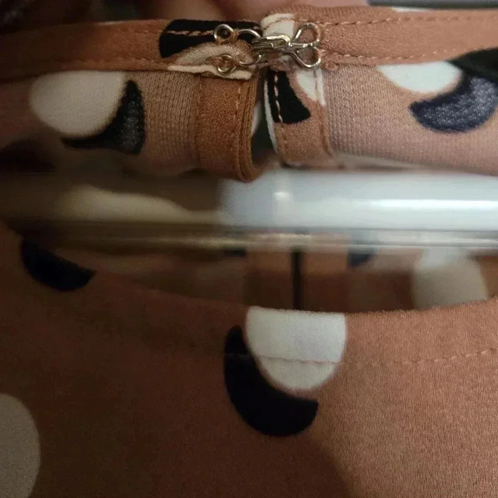 Ann Taylor Polka Dot Ruffle Hem Blouse - Size MEDUIM - Picture 6 of 7